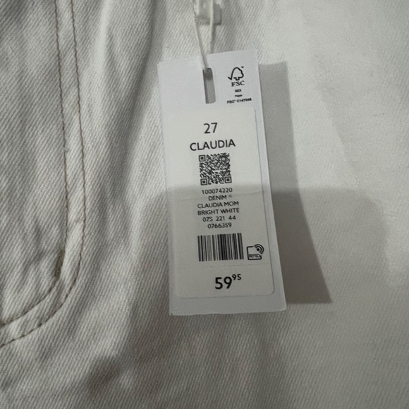 Jeans Mom - Picture 3 of 4